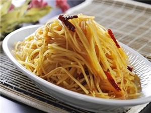 酸溜土豆丝盖浇饭